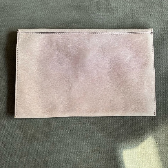GAP envelope clutch. Sueded leather. Pink/dark taupe. Magnetic clasp. Very soft - Picture 5 of 8